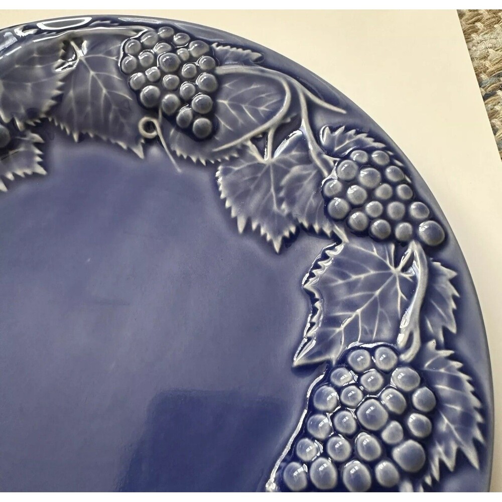 Set Of 2 Bordallo Pinheiro Cobalt Blue Grapes, Vine, Leaves 9.4” Luncheon Plates - Picture 12 of 15